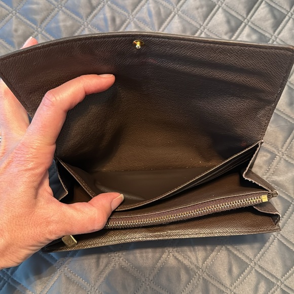 EUC Louis Vuitton Damier Ebene Sarah Wallet - Picture 9 of 12